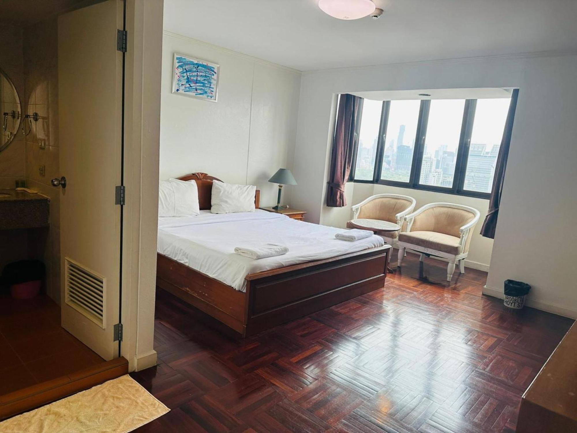 Отель Omni Tower Sukhumvit Nana Direct Бангкок Экстерьер фото