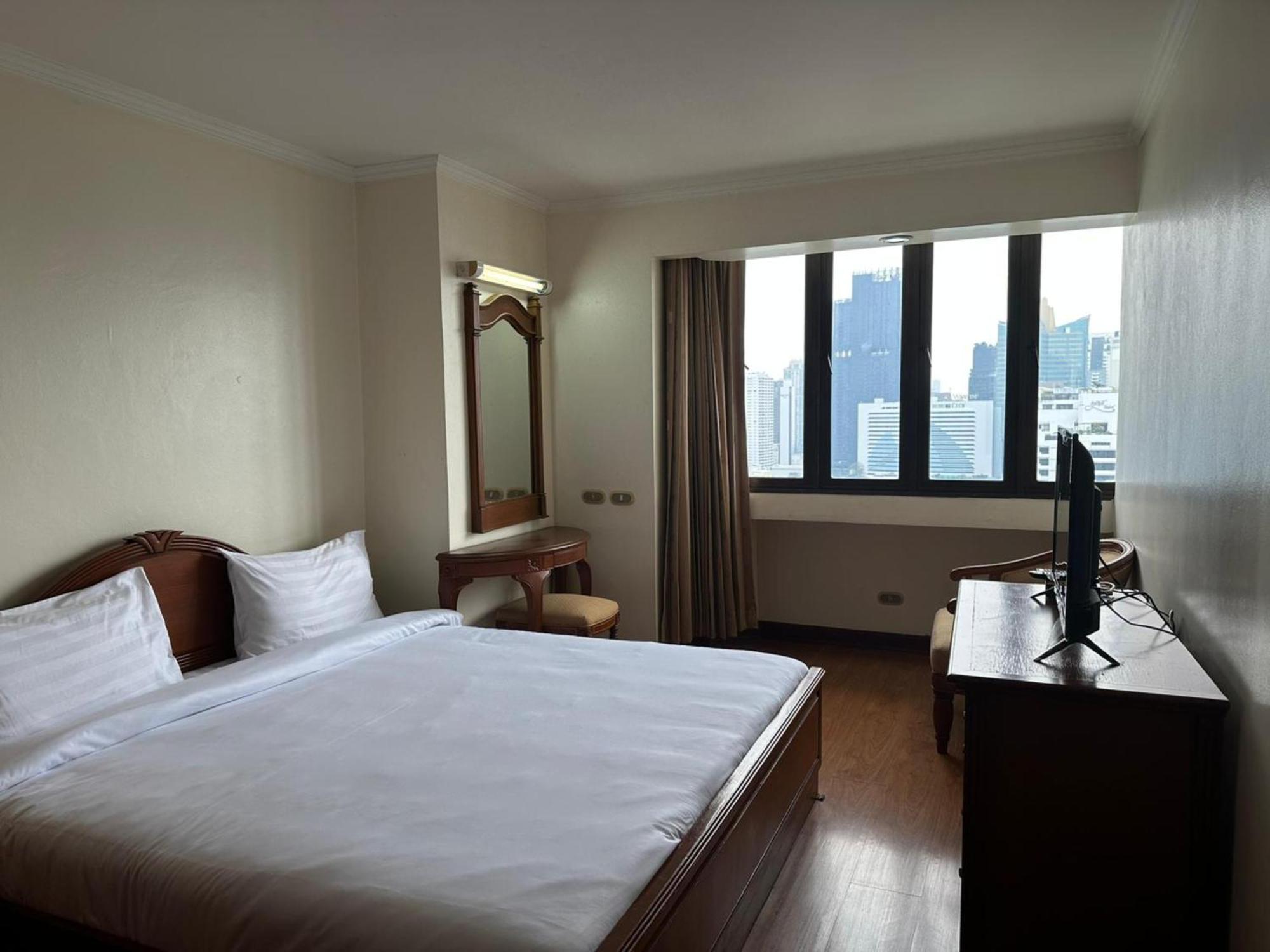 Отель Omni Tower Sukhumvit Nana Direct Бангкок Экстерьер фото