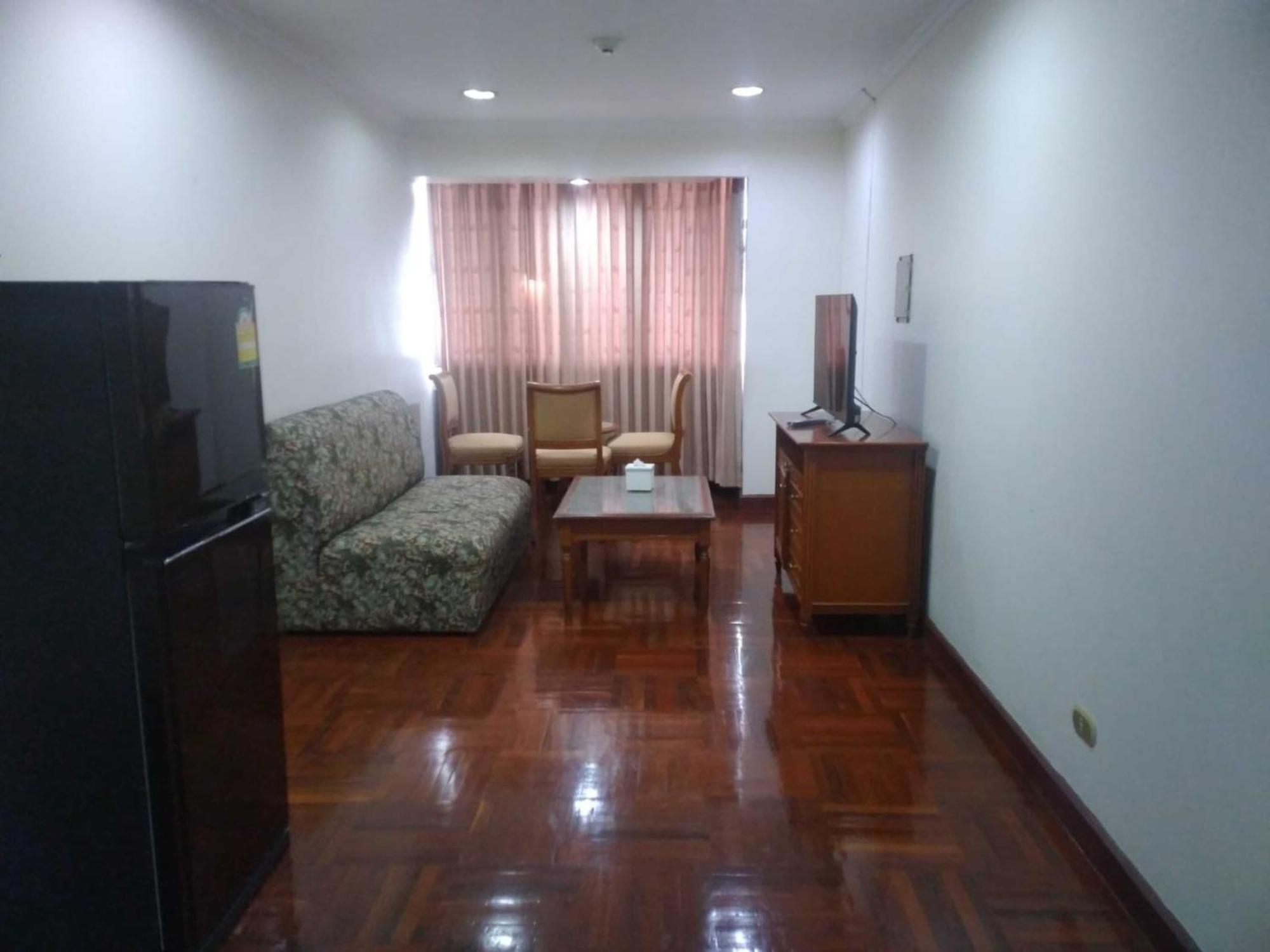 Отель Omni Tower Sukhumvit Nana Direct Бангкок Экстерьер фото