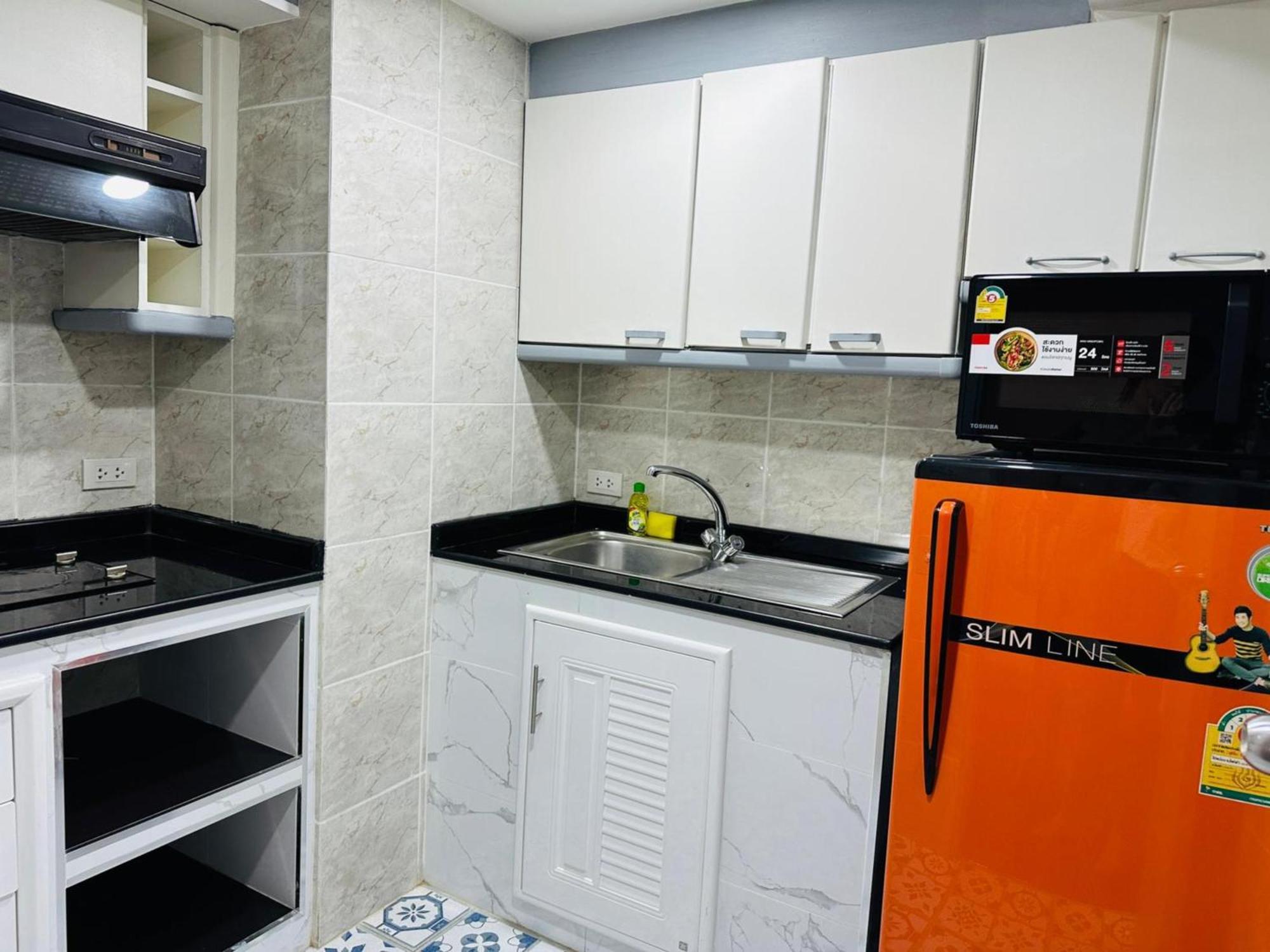 Отель Omni Tower Sukhumvit Nana Direct Бангкок Экстерьер фото