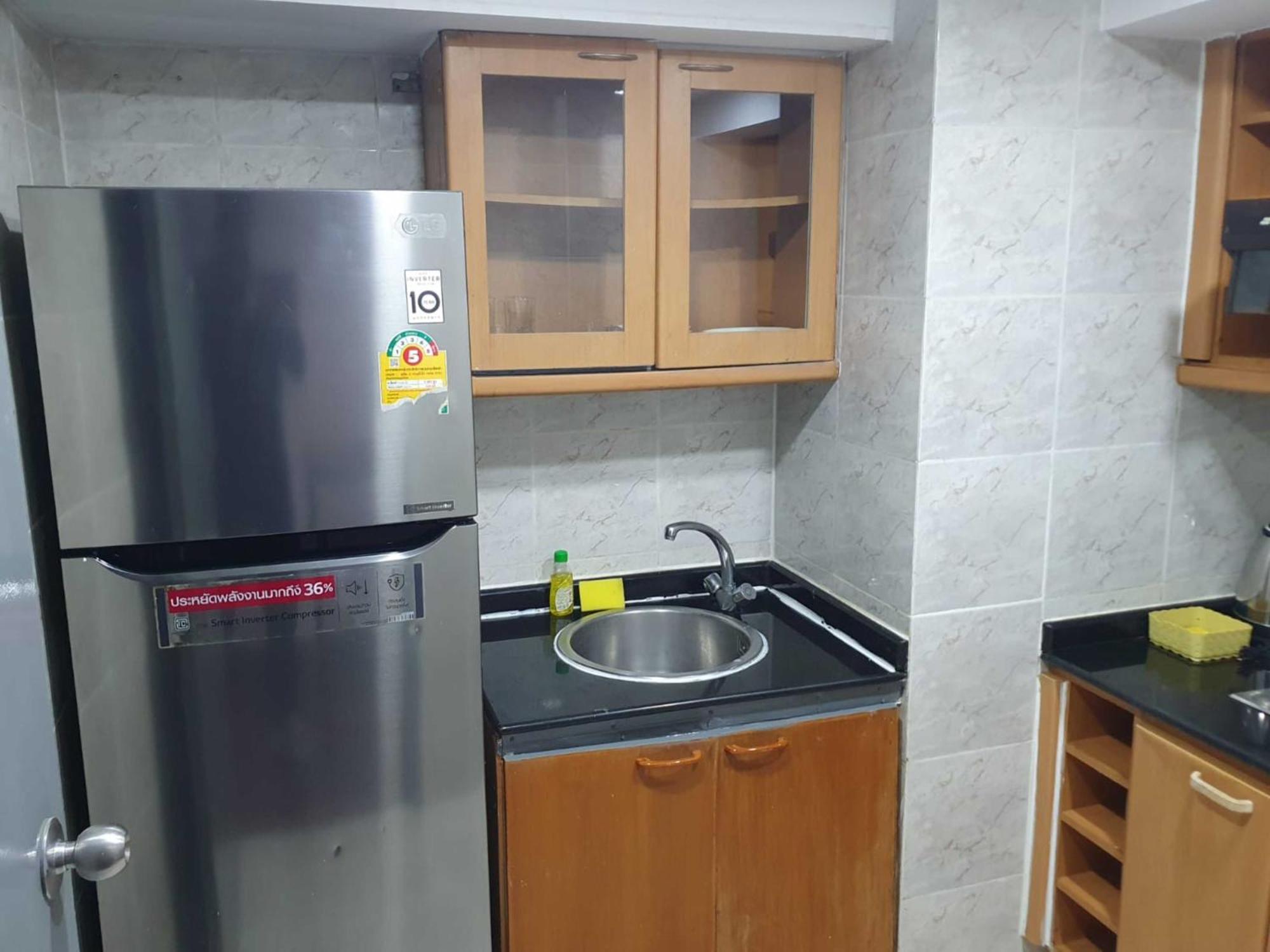 Отель Omni Tower Sukhumvit Nana Direct Бангкок Экстерьер фото